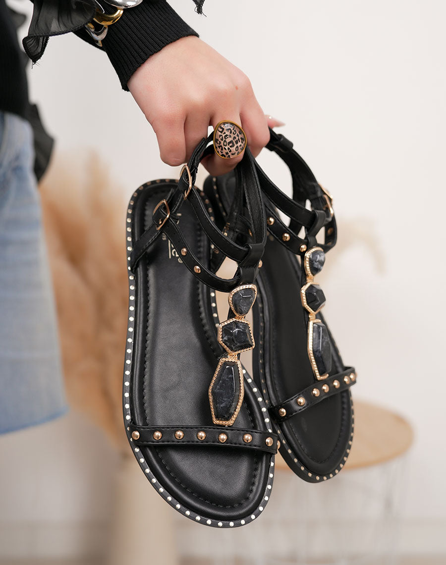 Nu-pieds femme noir tendance avec clous dorés et pierres décoratives
