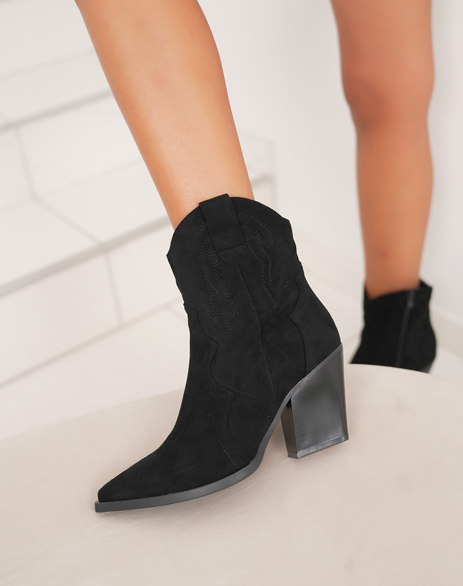 Bottines noires style santiags en suédine
