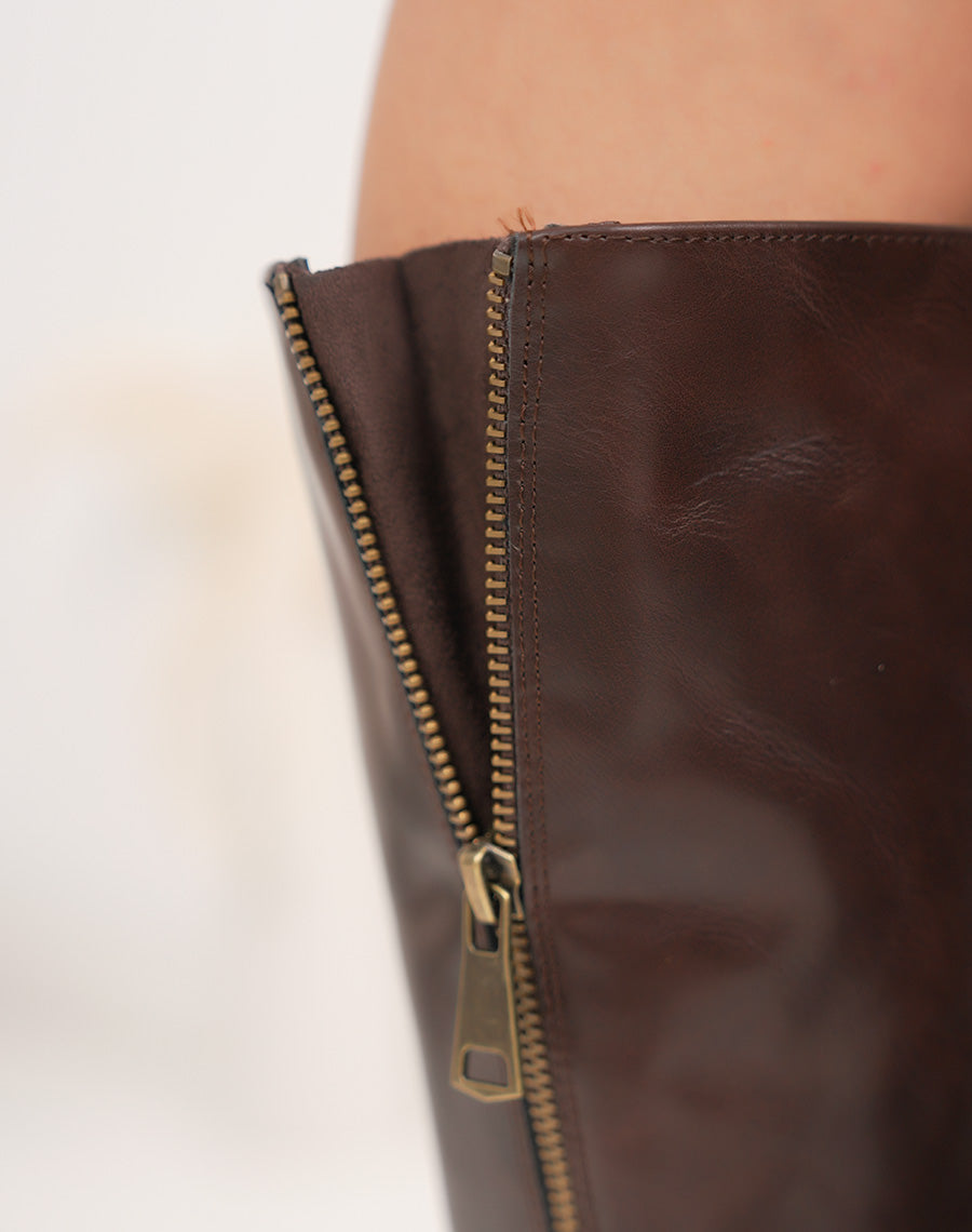 Bottes marrons à semelle crantée et zip doré