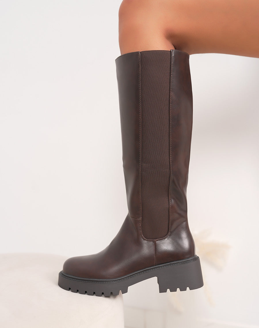 Bottes marron à semelle crantée et élastique latéral