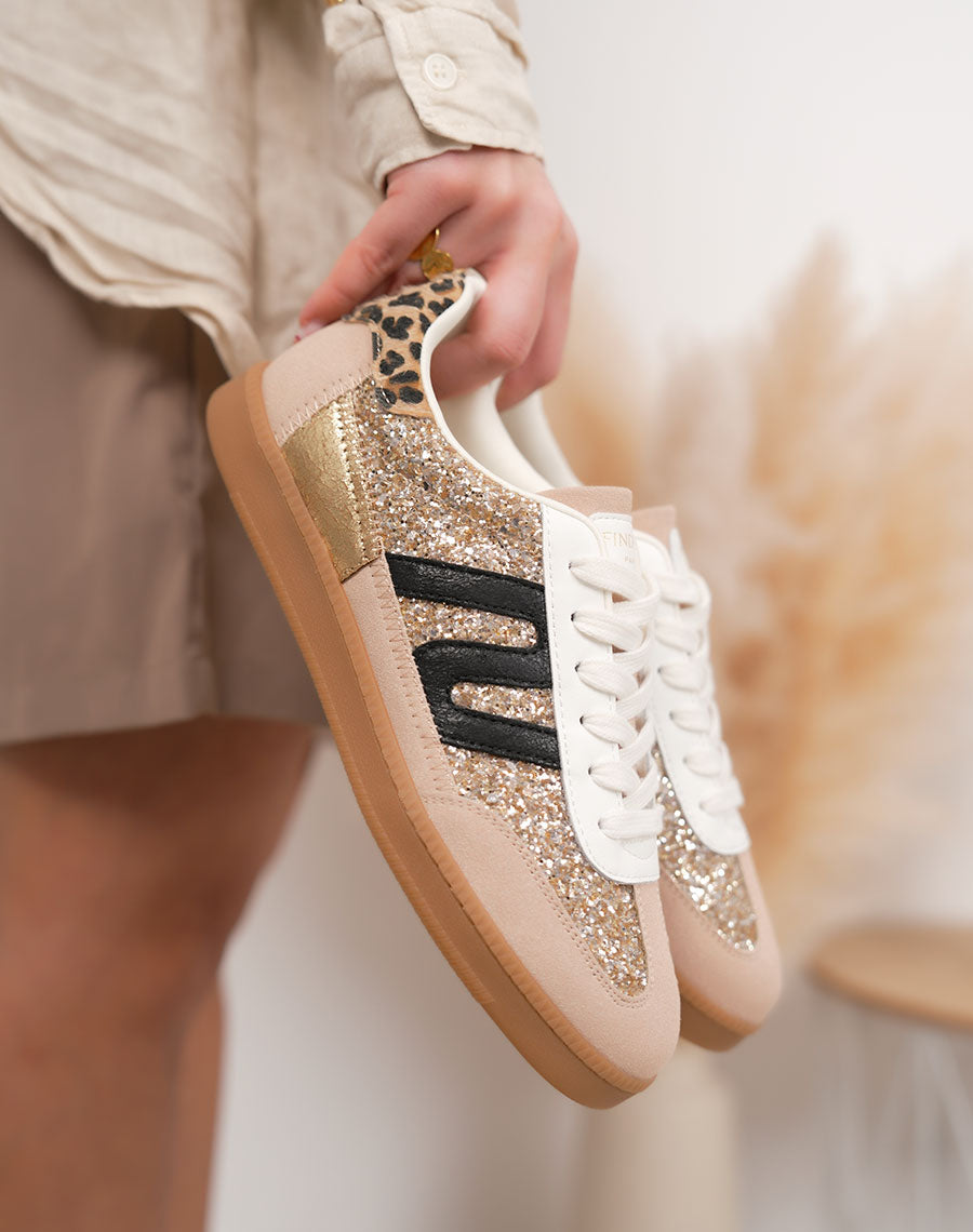 Basket femme beige tendance à paillettes avec bandes noires et lacets