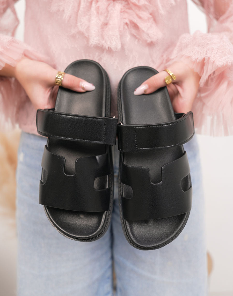 Mule femme noire tendance à bride H et scratch confortable