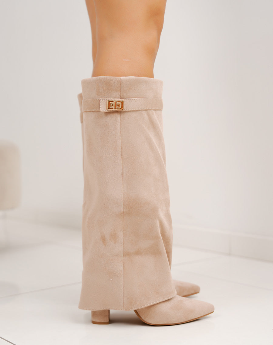 Bottes beige en suédine à bout pointu avec revers et détail doré