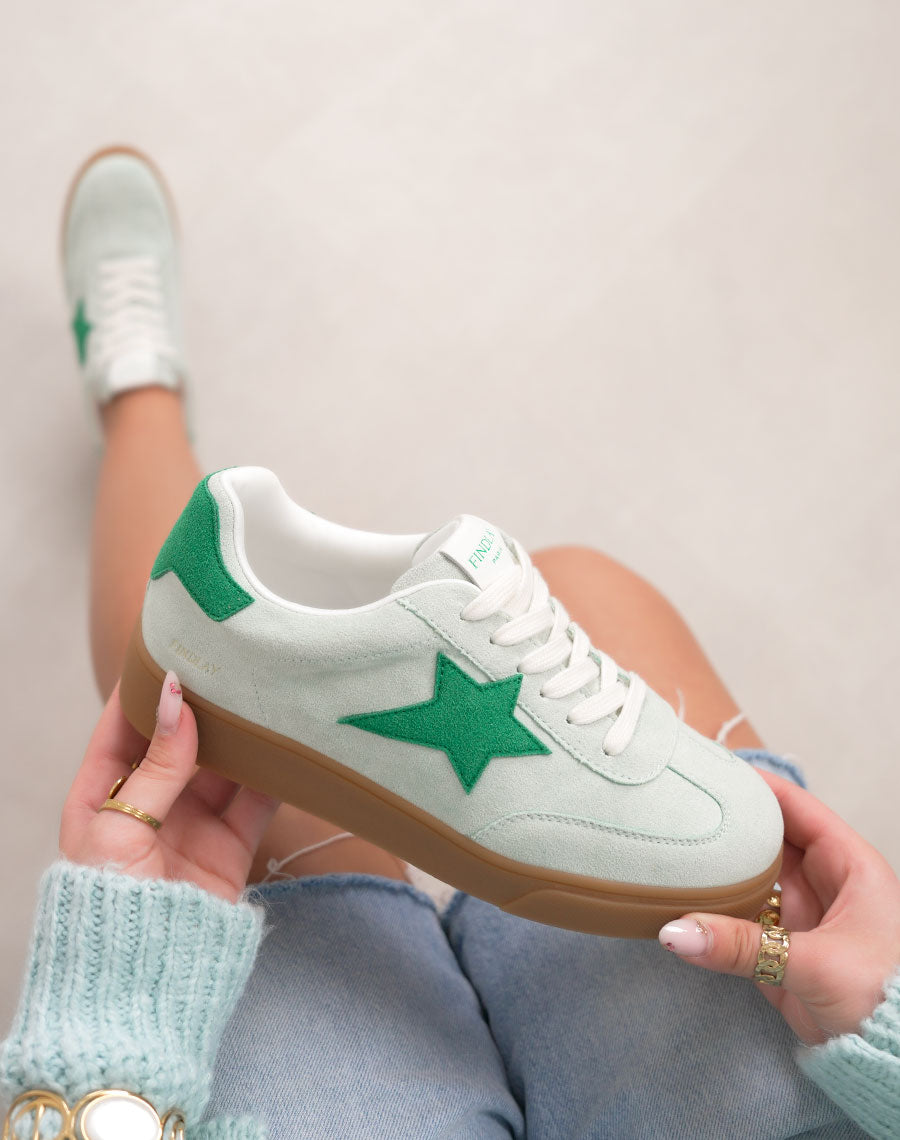Basket femme verte tendance en suédine avec étoile et semelle marron