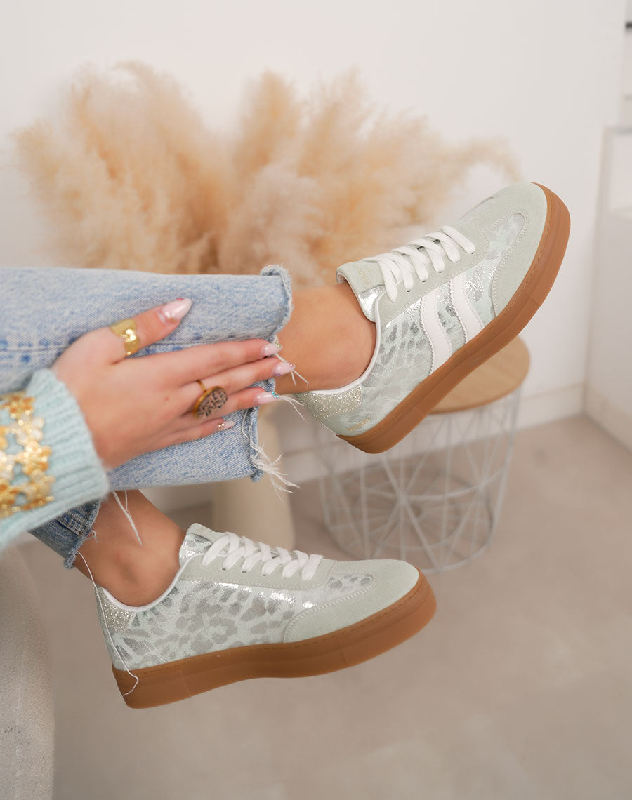 Basket femme vert pastel tendance à empiècements léopard et pailletés avec semelle camel