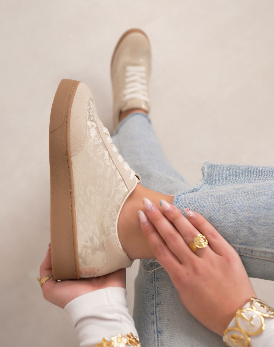Basket femme beige tendance à plateforme marron avec motif léopard et étoile ton sur ton