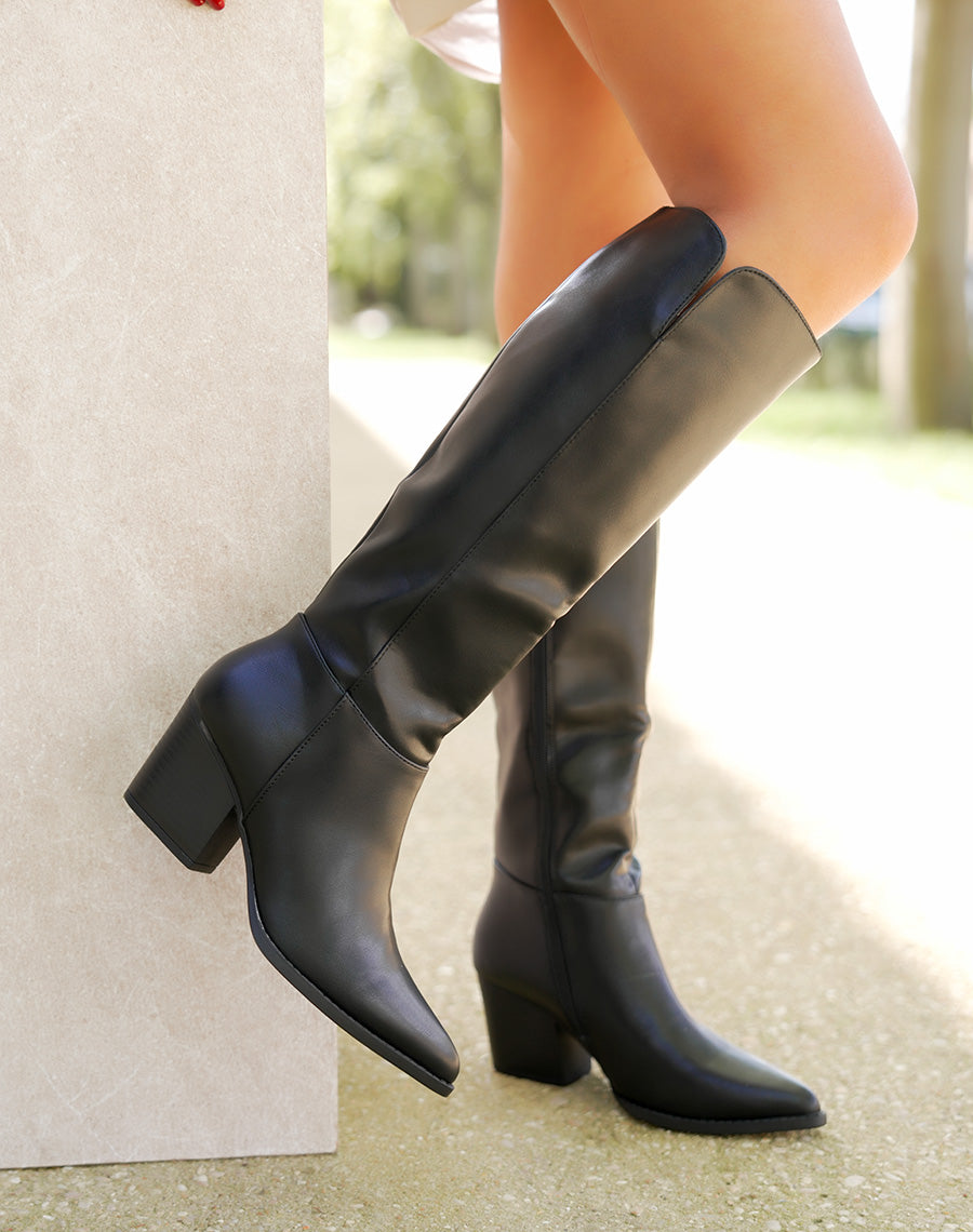 Bottes noires élégantes à talon carré et bout pointu