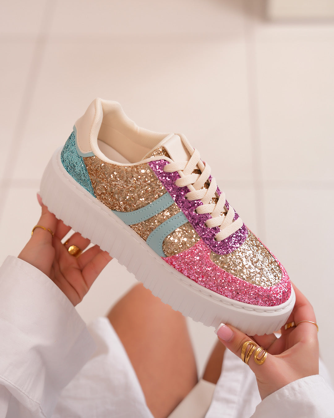 Basket femme multicolore pailletée avec semelle blanche