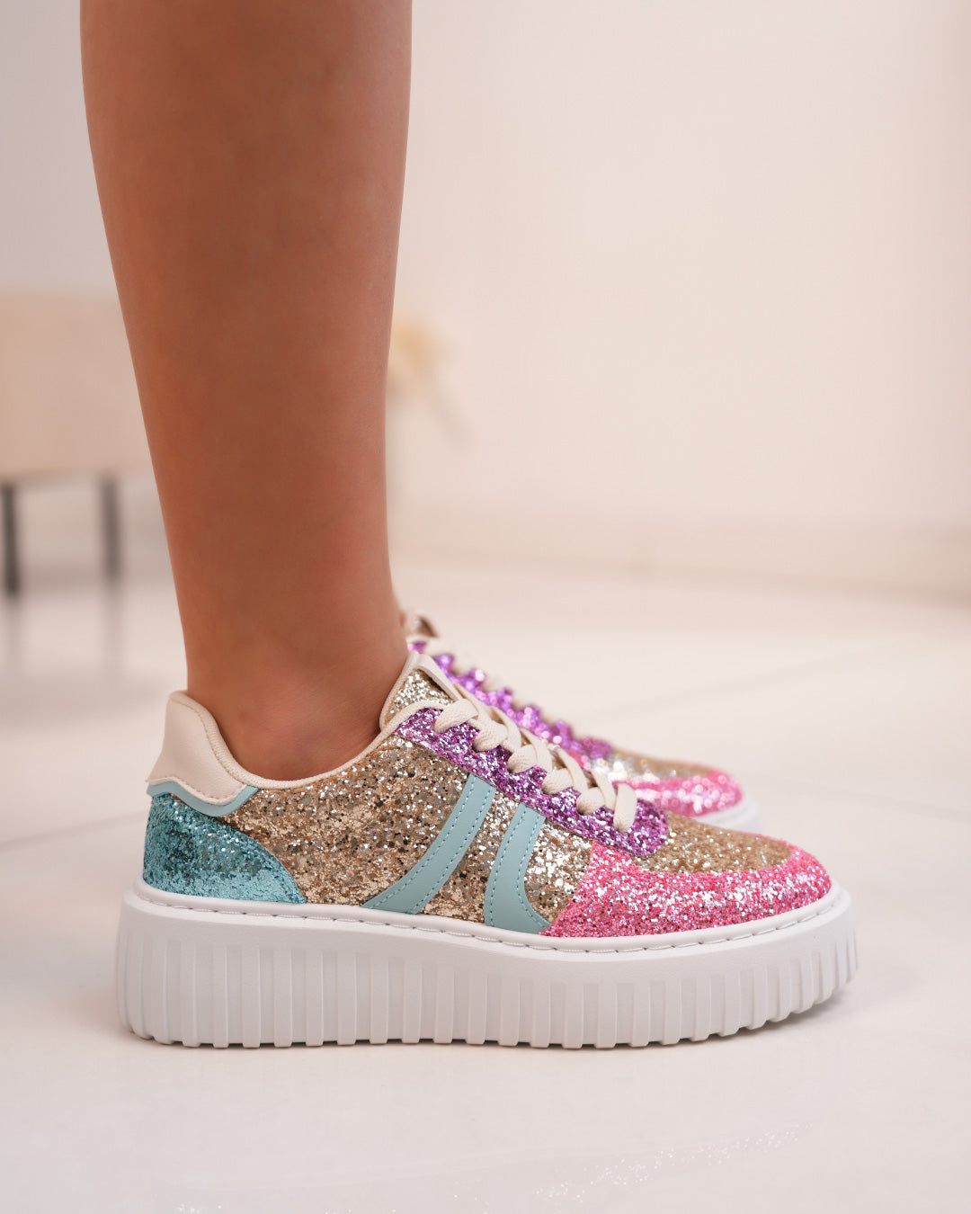 Basket femme multicolore pailletée avec semelle blanche