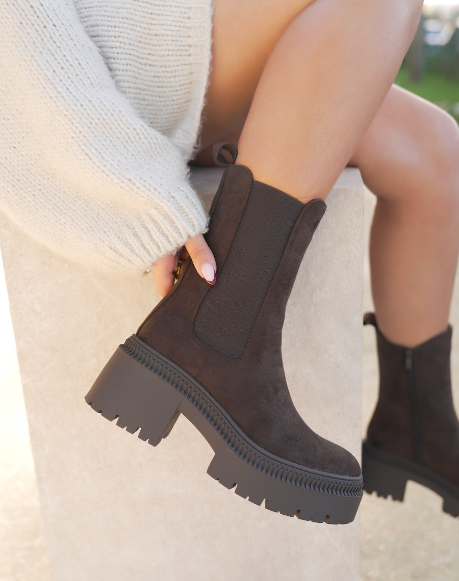Bottines femme marron en suédine à plateforme et semelle crantée tendance