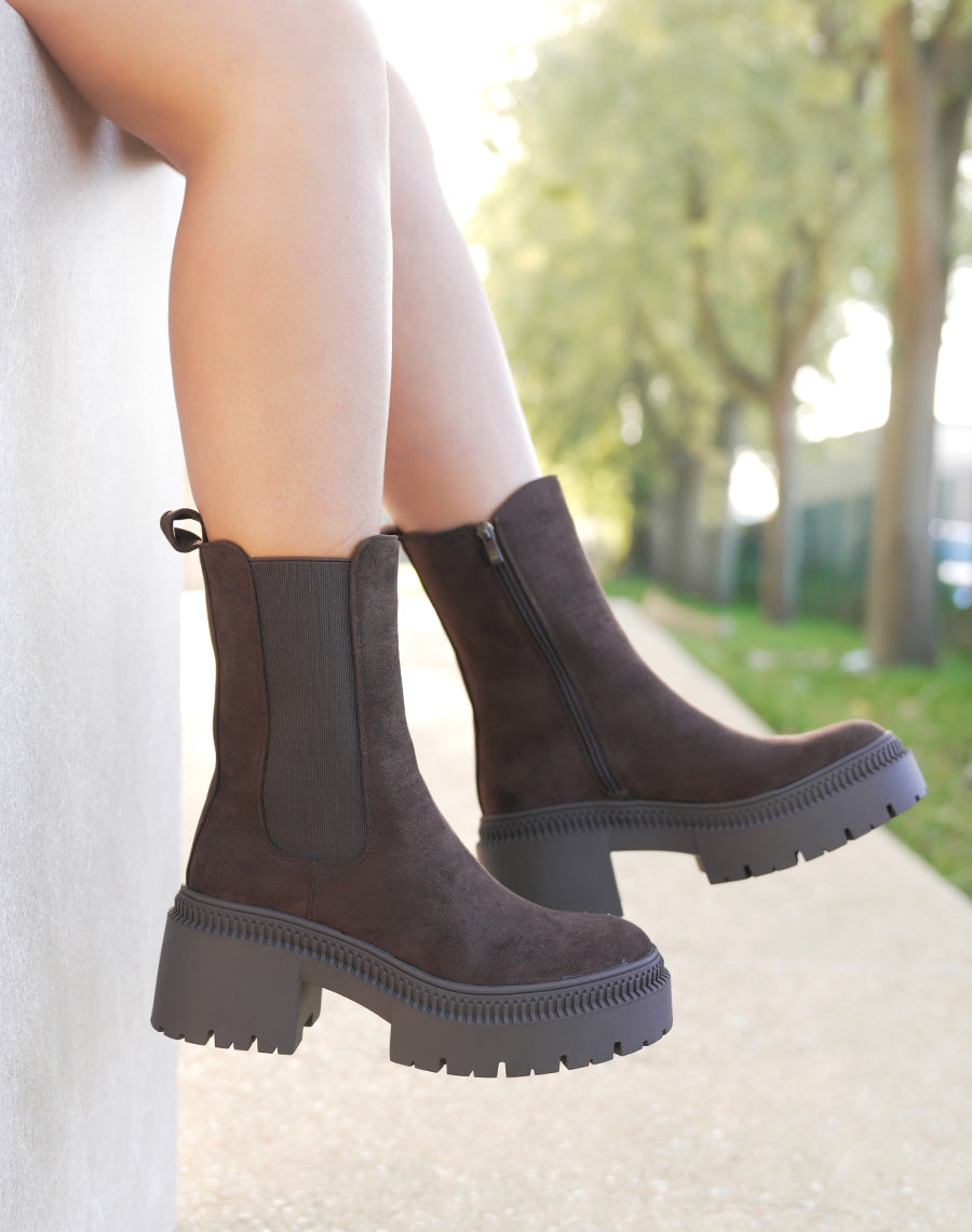 Bottines femme marron en suédine à plateforme et semelle crantée tendance