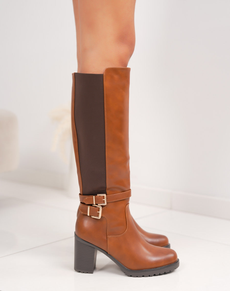 Bottes femme camel à talons hauts avec double boucles dorées et semelle crantée