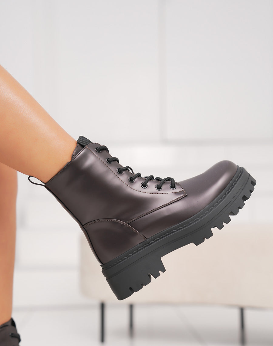 Bottines femme marron métallisé tendance à lacets et semelle crantée