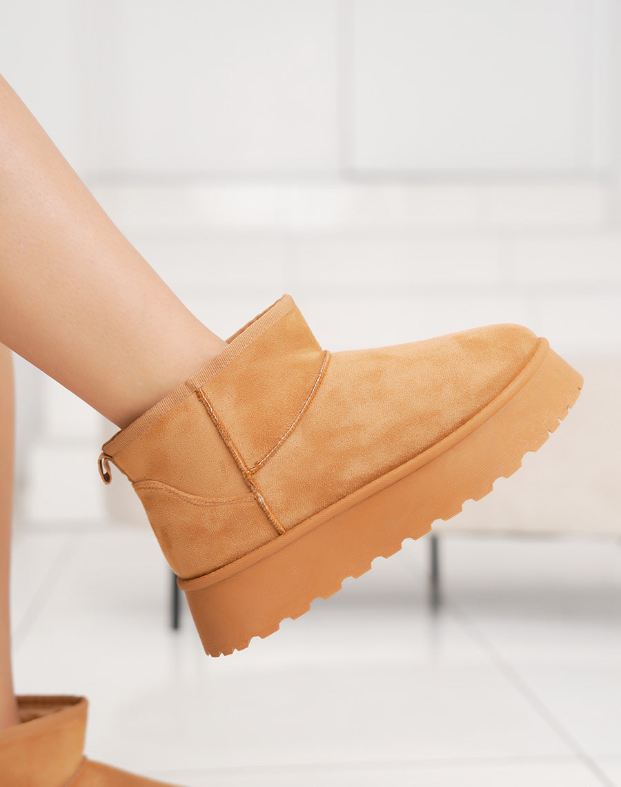 Bottines basses en suédine camel à plateforme fourrées