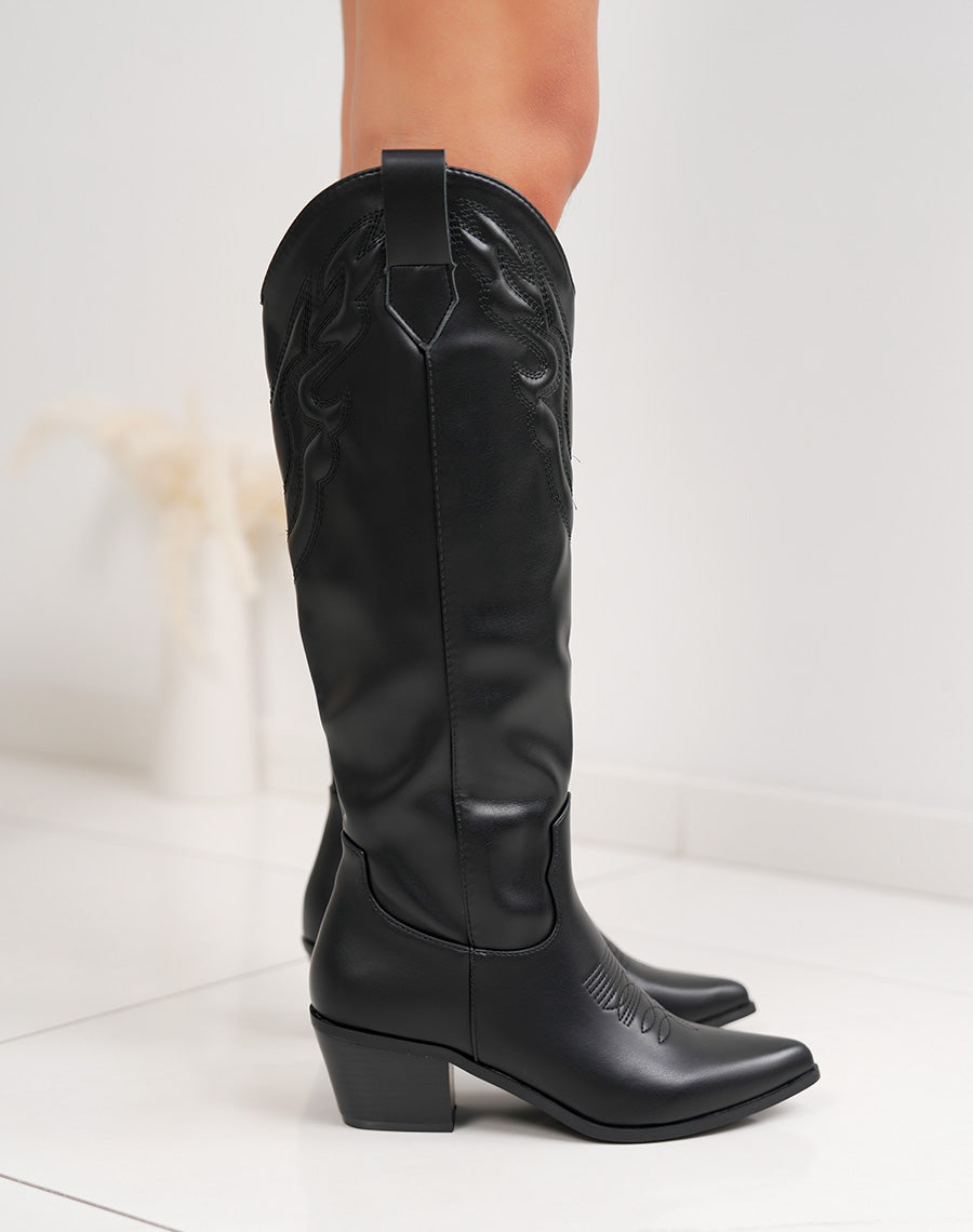 Bottes noires santiags à surpiqûres et bout pointu