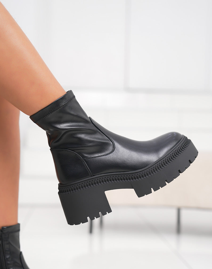 Bottines femme noires tendance à plateforme avec semelle crantée et tige chaussette
