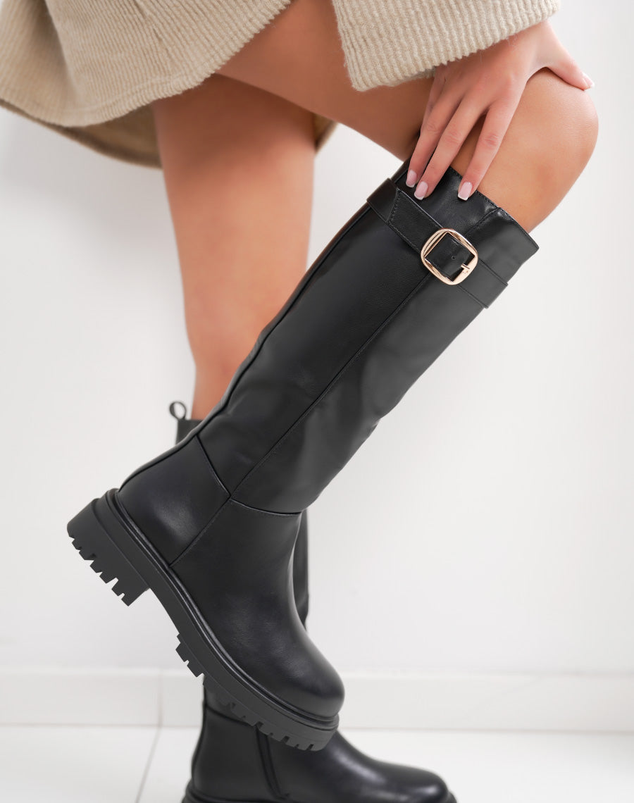 Bottes femme noires style cavalière élégantes avec boucle dorée et semelle crantée