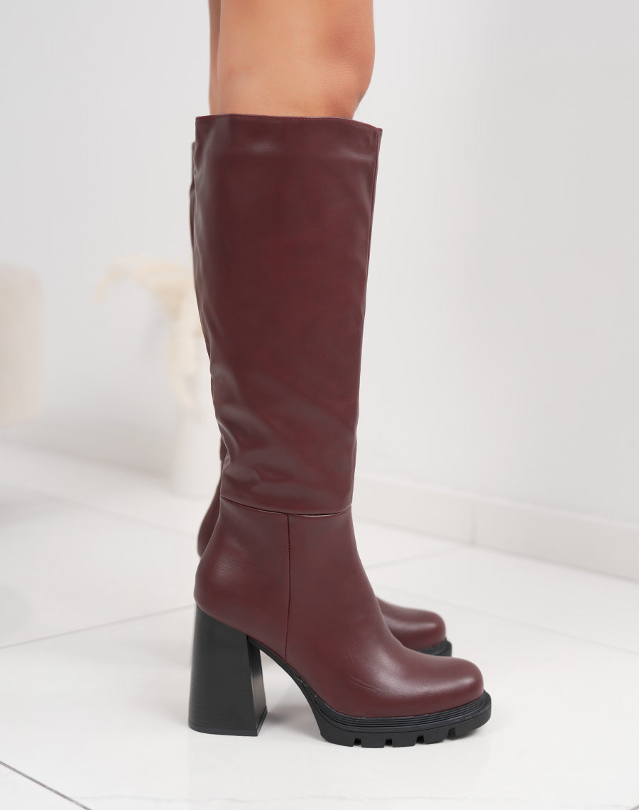Bottes femme bordeaux à talon haut épais avec semelle crantée, élégantes et audacieuses