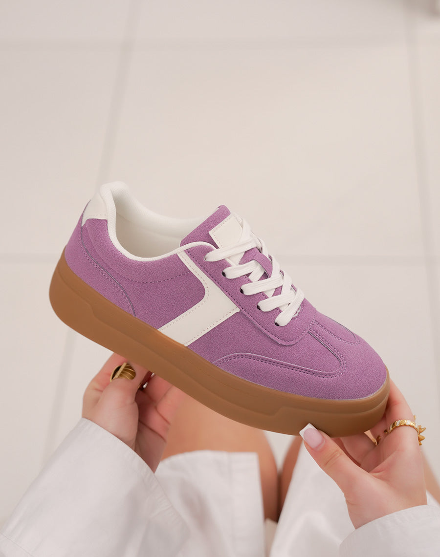 Basket femme violette en peau de pêche à triple plate-forme marron et détails blancs
