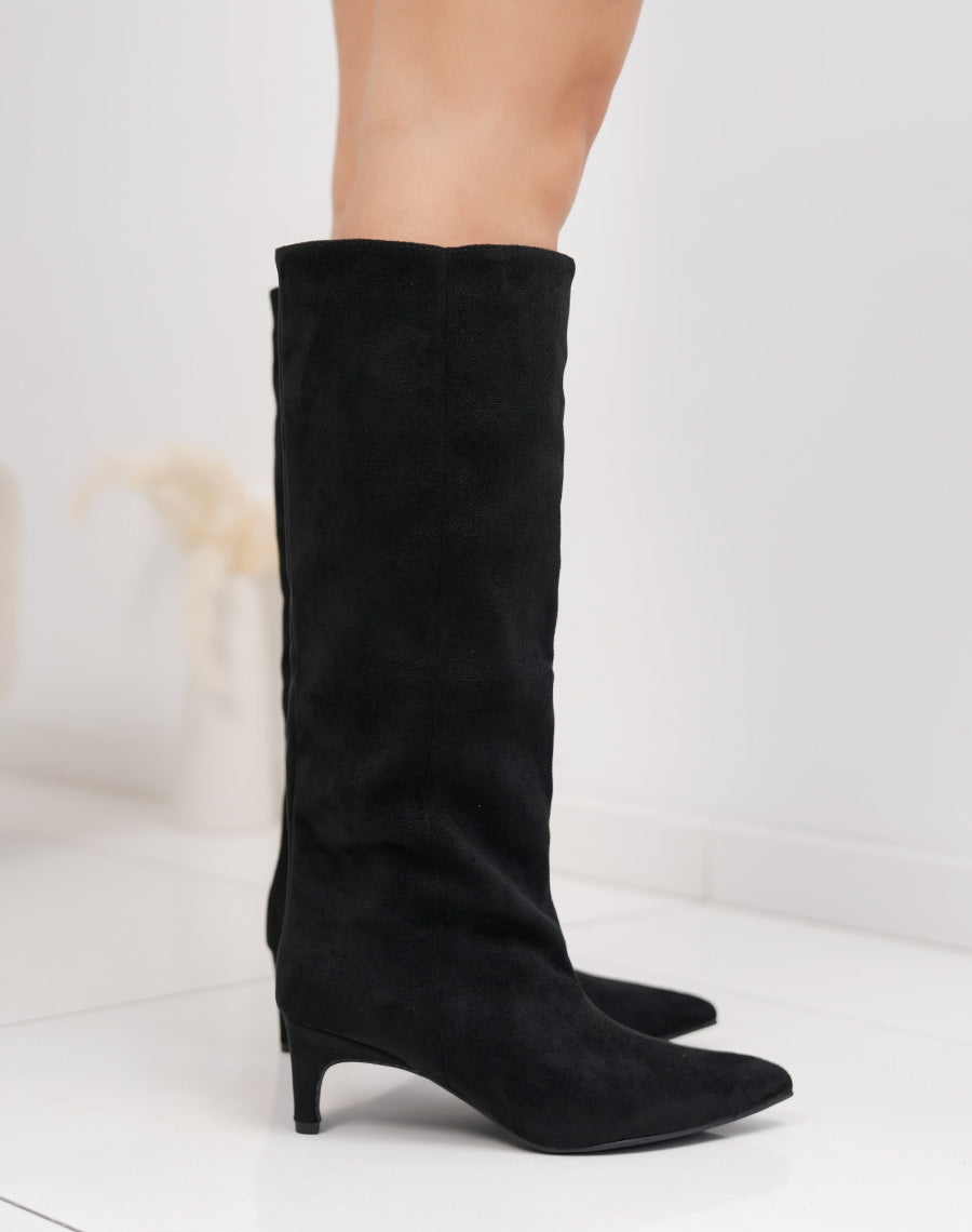 Bottes femme noires élégantes en suédine à petit talon aiguille et intérieur fourré