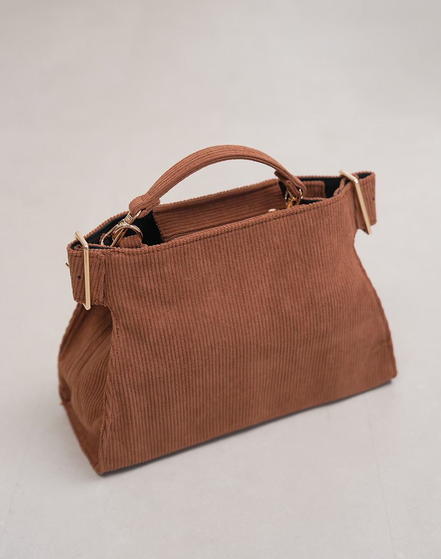 Sac femme camel en suédine côtelée élégante avec anses dorées et double bandoulière