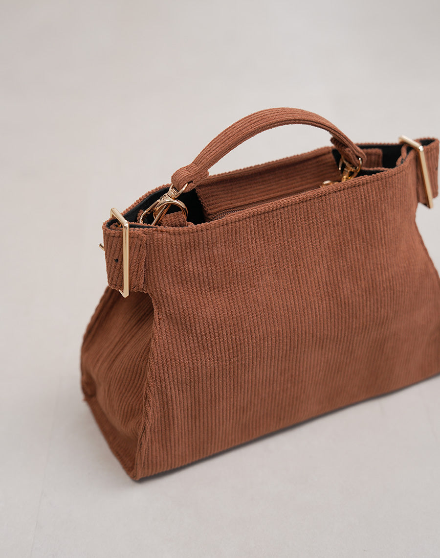 Sac femme camel en suédine côtelée élégante avec anses dorées et double bandoulière