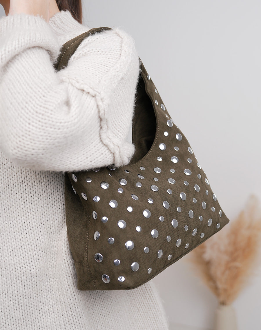 Sac besace femme kaki en suédine avec clous argentés et double bandoulière stylée