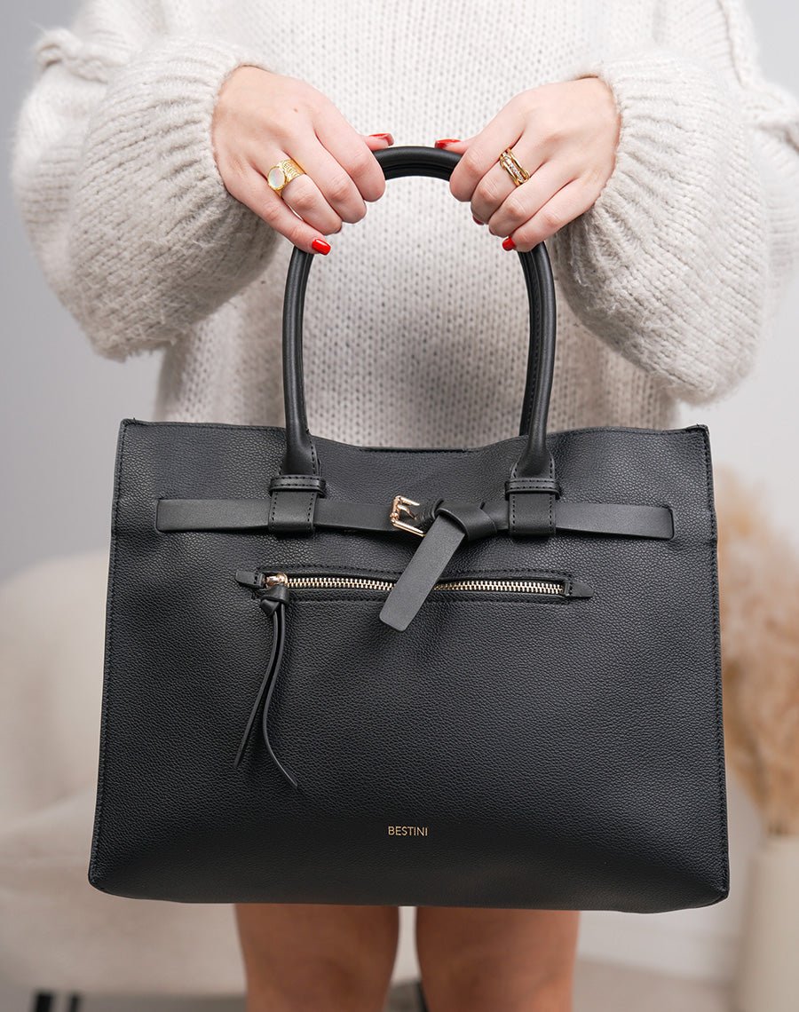 Sac noir effet grainé avec boucle décorative – Élégance et fonctionnalité au quotidien