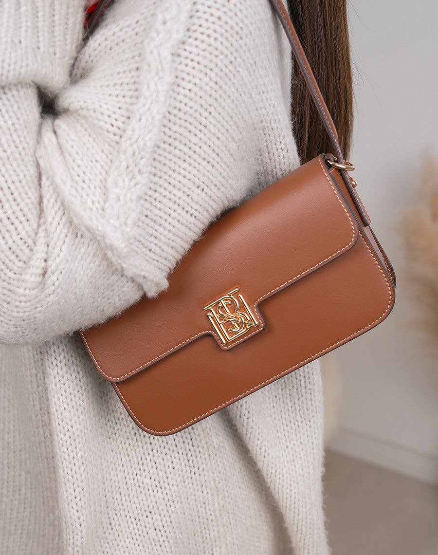 Sac pochette camel en similicuir avec détail doré et fermeture aimantée