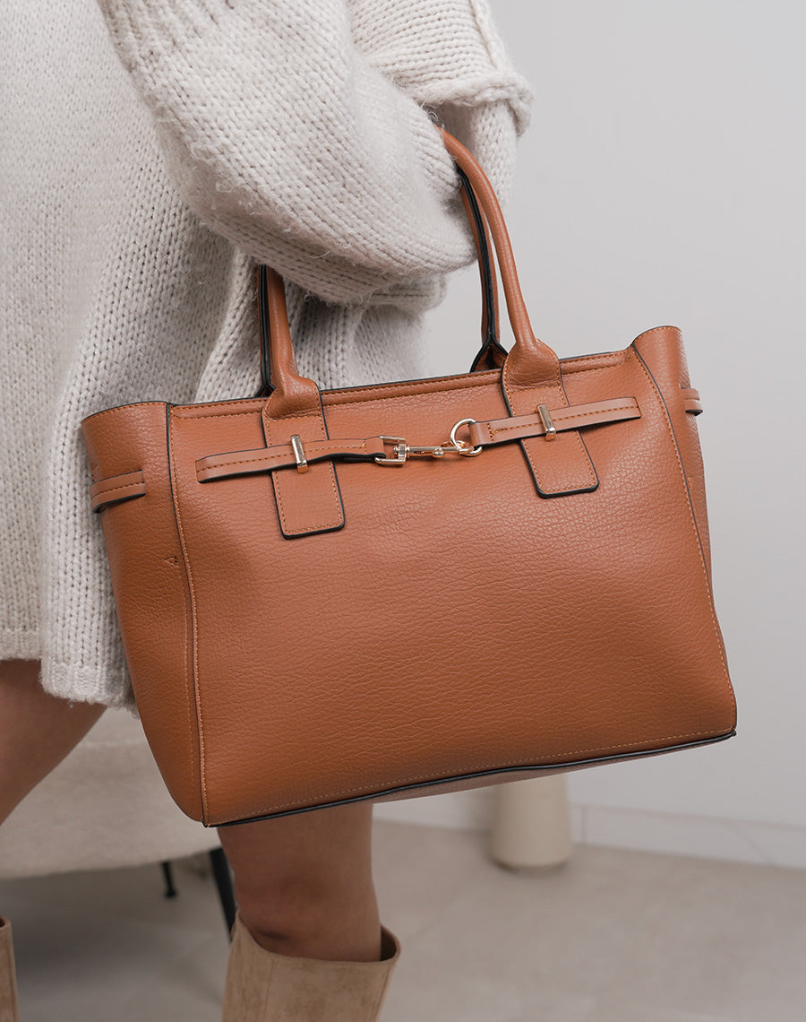 Sac camel effet grain avec sangle décorative dorée