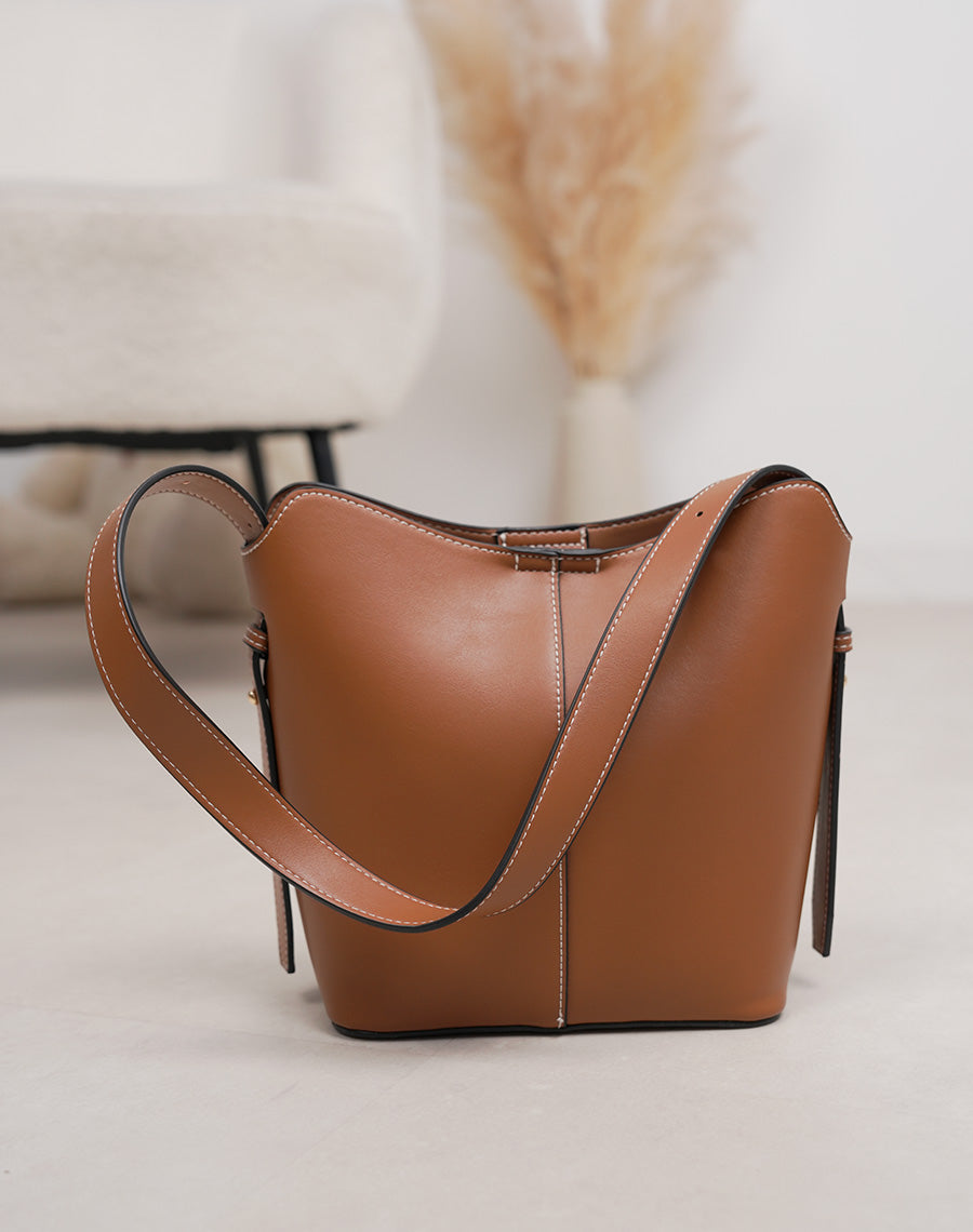 Sac seau camel avec pochette léopard intégrée