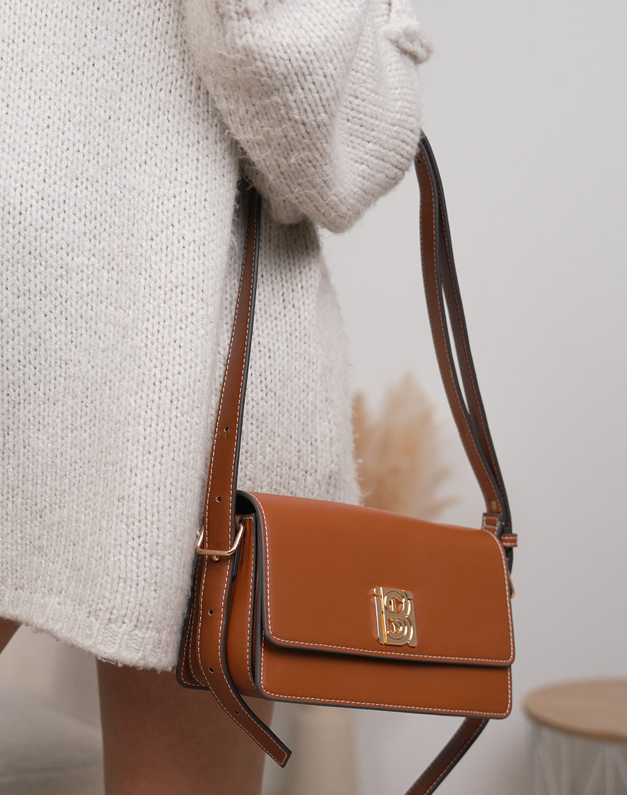 Sac camel à détail doré avec fermeture aimantée