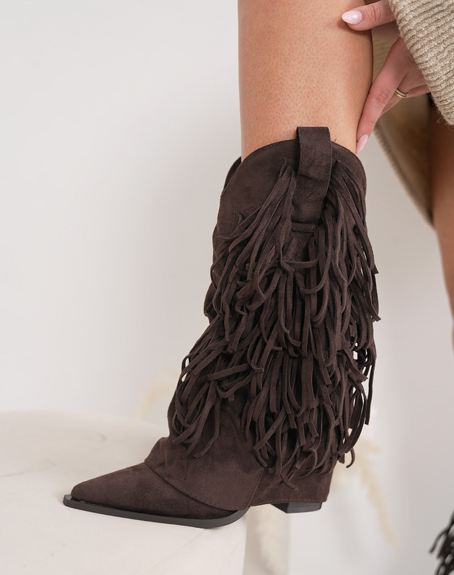 Santiags femme marron à franges en suédine avec talon haut et bout pointu tendance