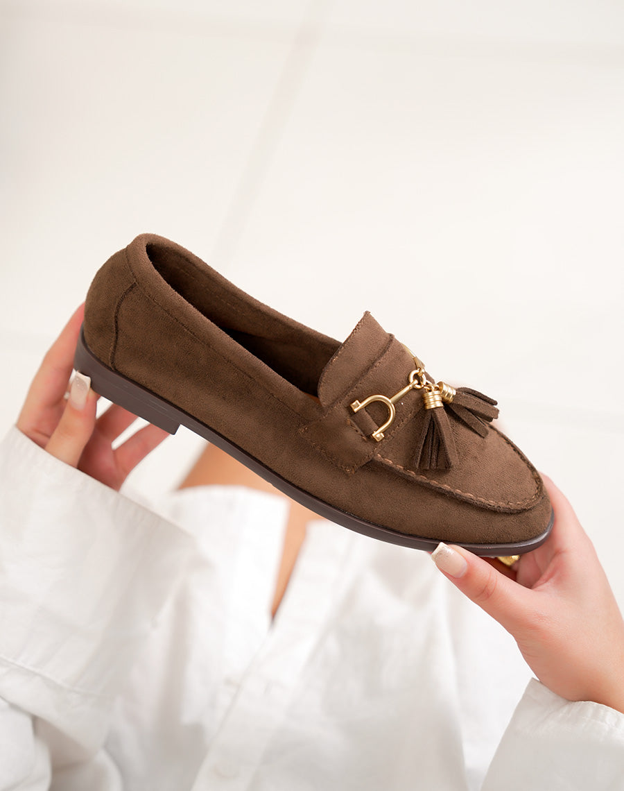 Mocassin femme marron en suédine tendance avec franges et détail doré élégant