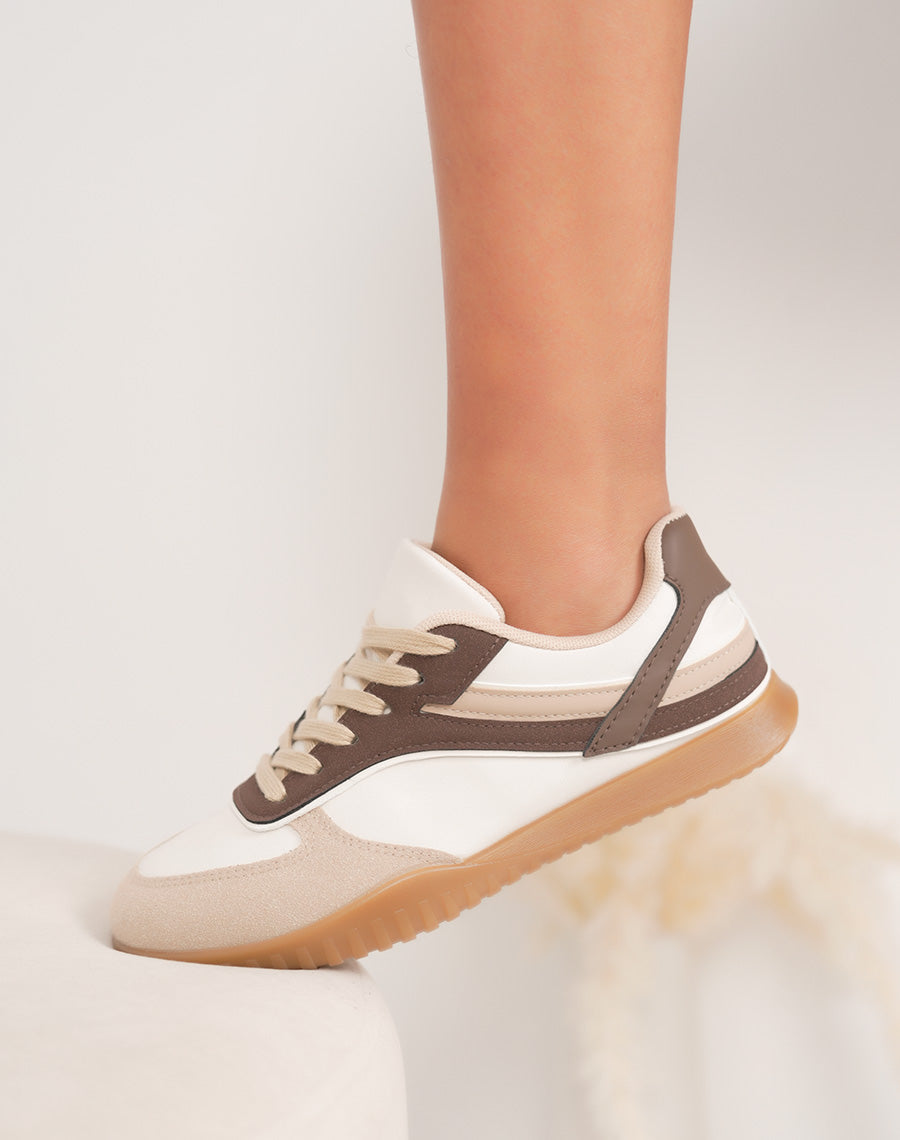 Baskets femme beiges tendance à empiècements taupe et marron