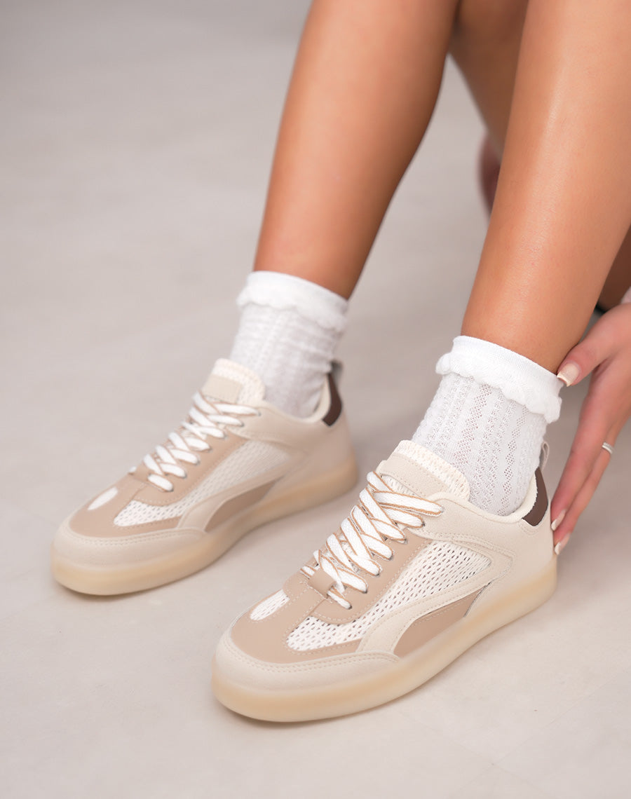 Basket femme beige élégante avec empiècements marron et suédine taupe