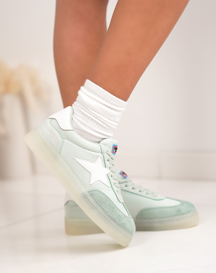 Basket femme vert d’eau FINDLAY avec étoile effet croco et semelle translucide