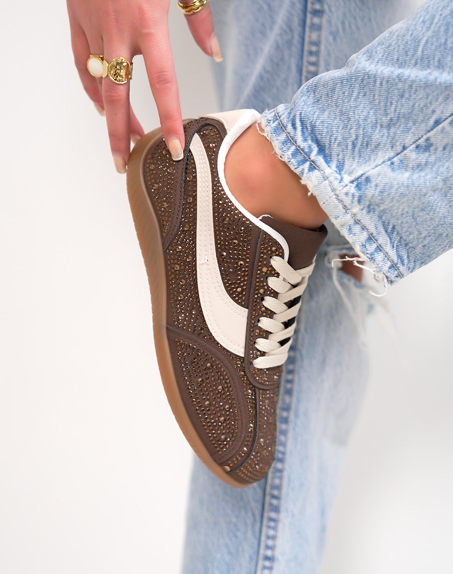 Basket femme marron tendance à strass avec empiècements beiges et lacets assortis