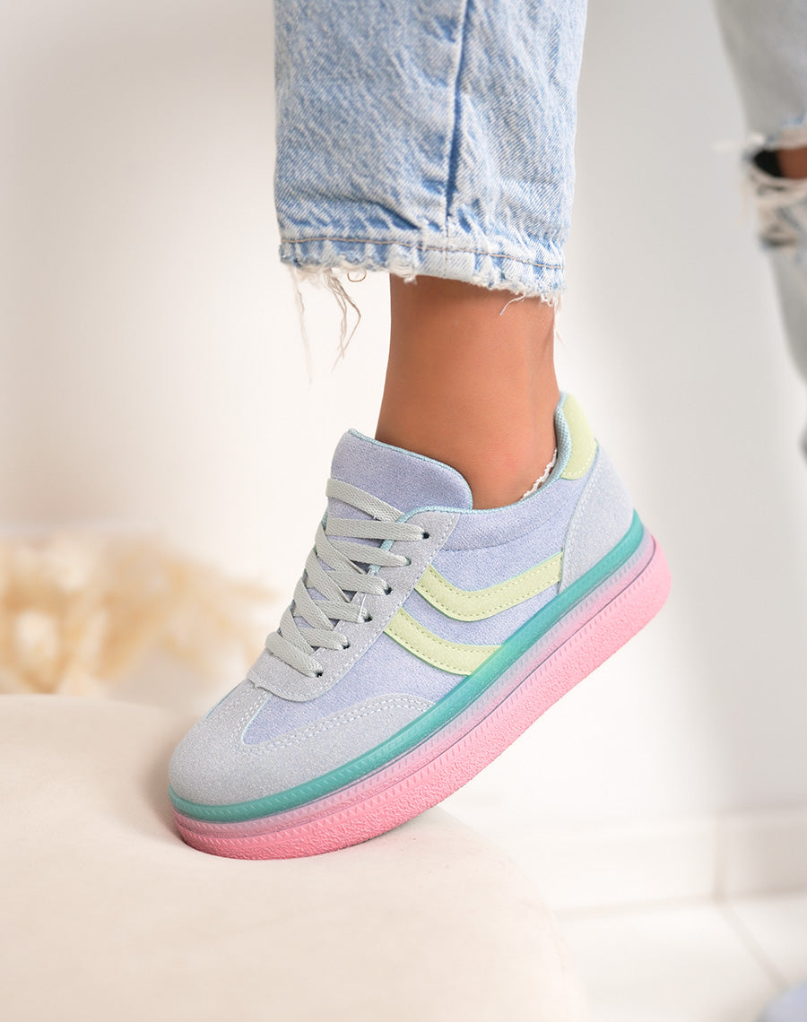 Basket femme bleue pastel tendance à plateforme avec semelle turquoise et rose