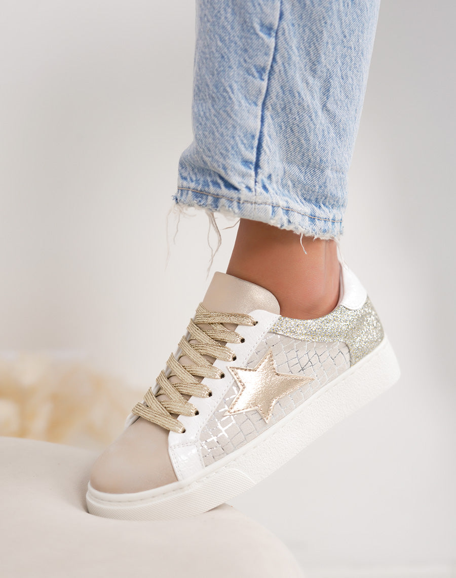 Basket femme blanche et dorée tendance à paillettes avec étoile brillante