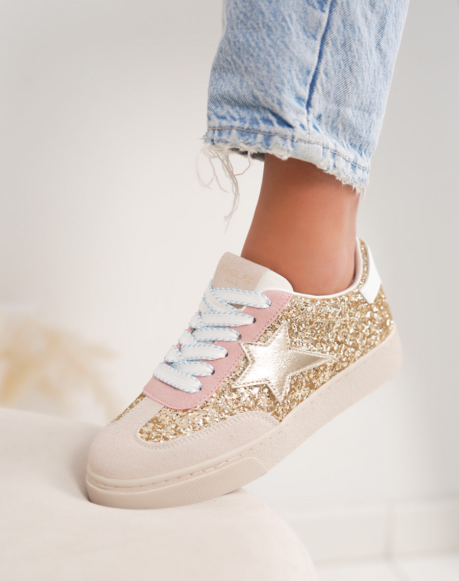 Basket femme dorée pailletée tendance avec étoile et lacets bleu pastel