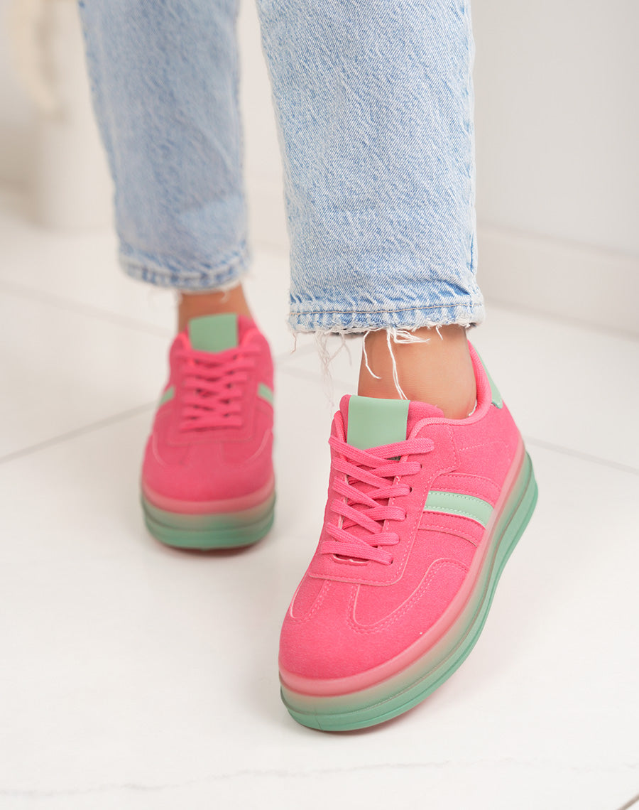 Basket femme rose tendance à plate-forme en suédine avec empiècements verts
