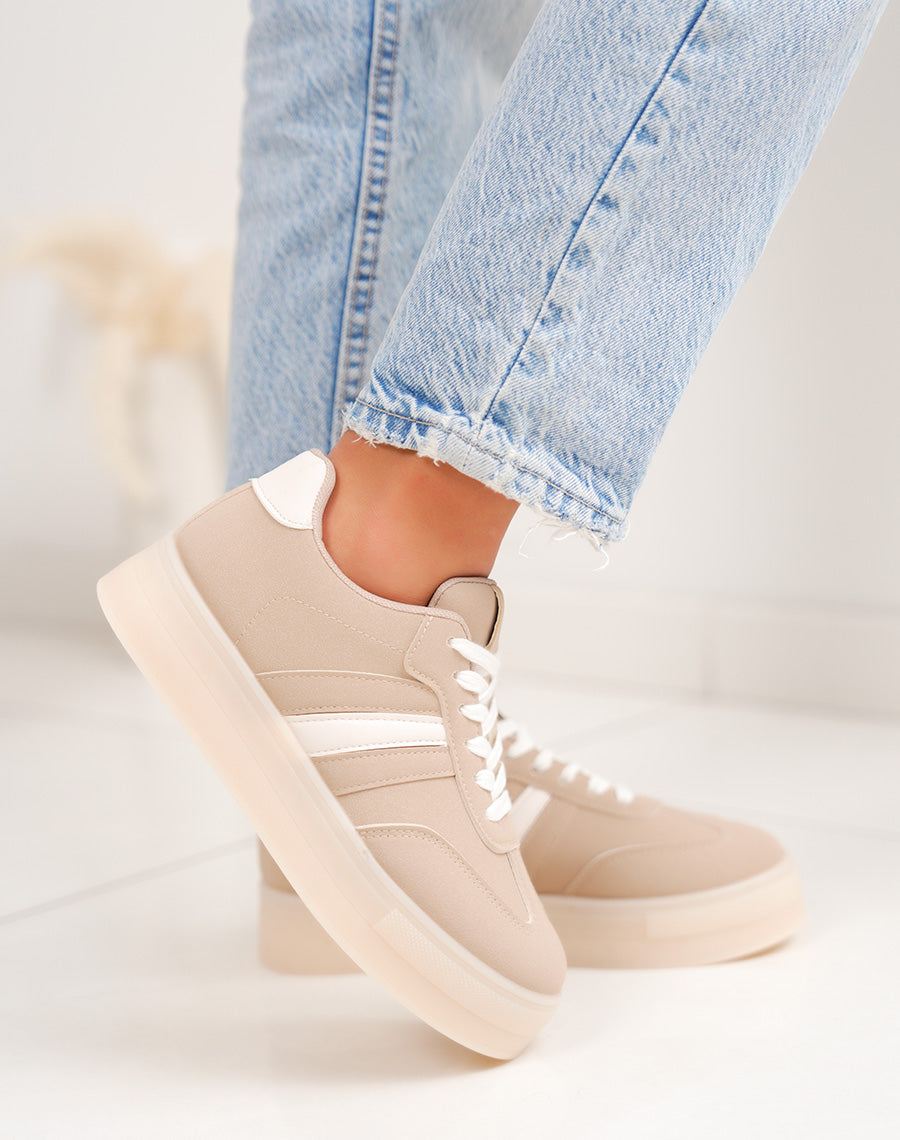 Basket femme beige tendance à plate-forme en suédine avec empiècements blancs