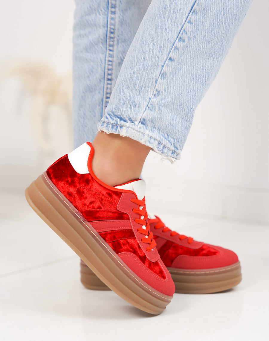 Basket femme rouge tendance à plateforme en velours avec empiècement blanc
