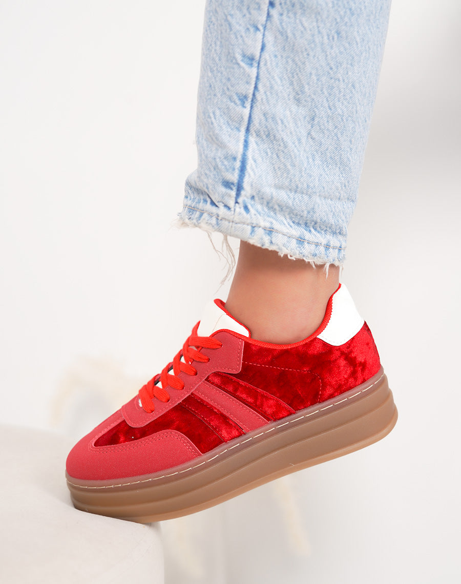 Basket femme rouge tendance à plateforme en velours avec empiècement blanc