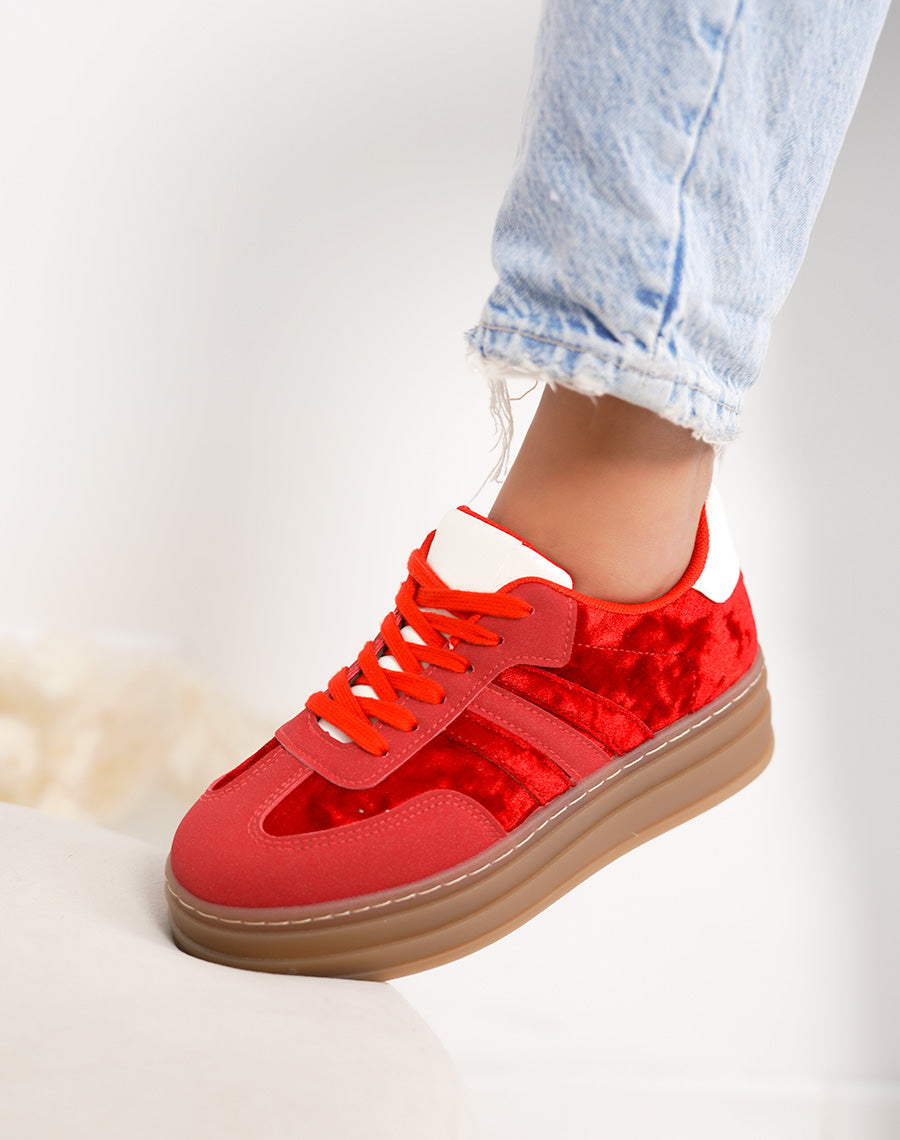 Basket femme rouge tendance à plateforme en velours avec empiècement blanc