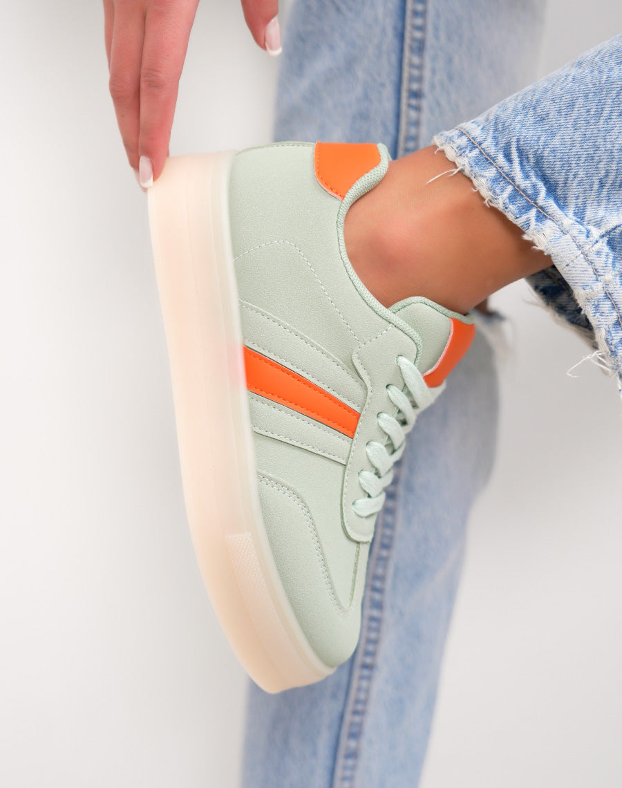 Basket femme vert d’eau tendance à plateforme avec empiècements orange