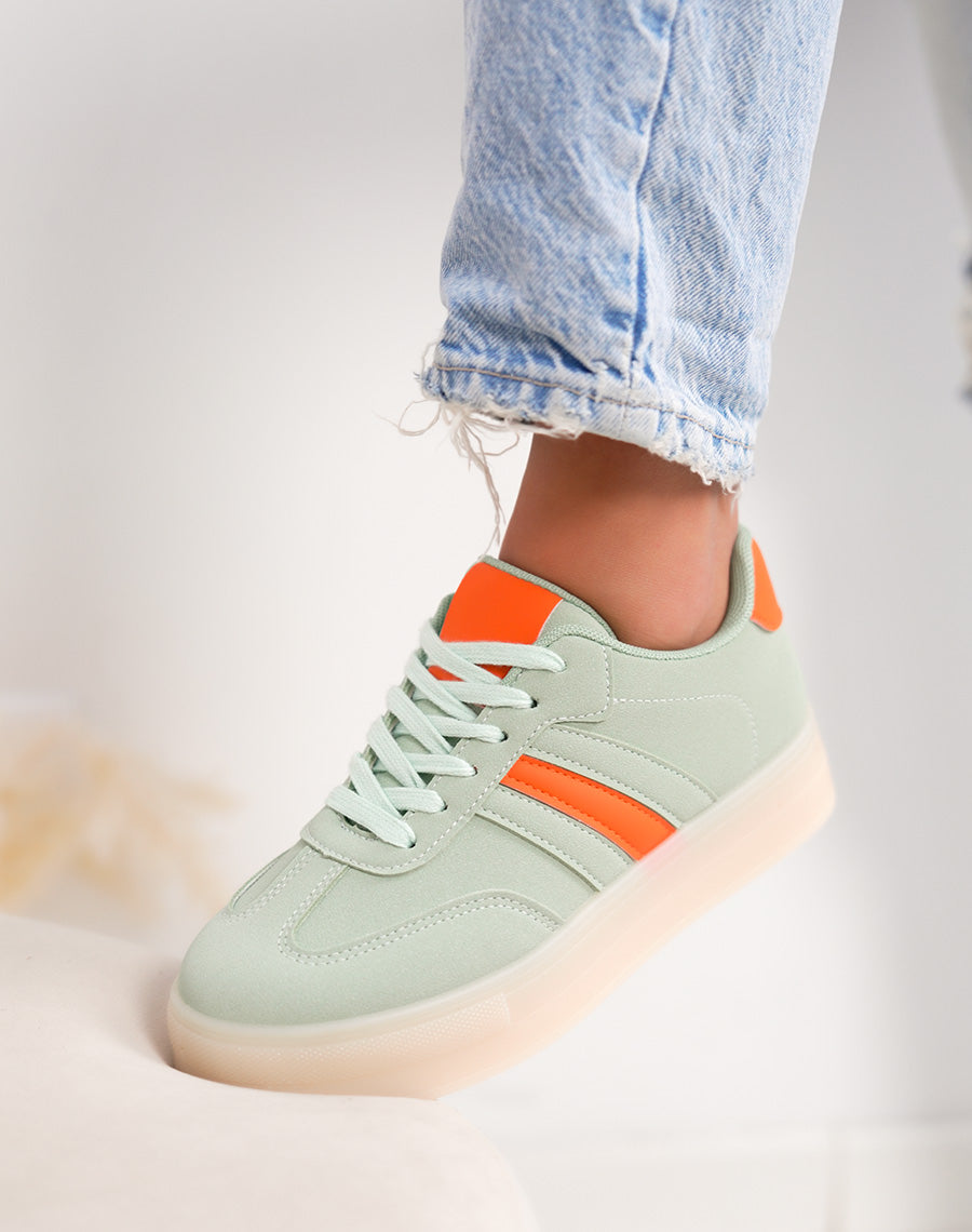 Basket femme vert d’eau tendance à plateforme avec empiècements orange