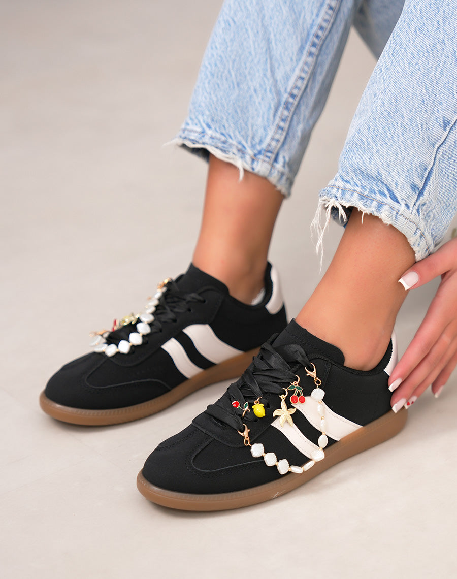 Basket femme noire tendance avec empiècement blanc et bijoux amovibles