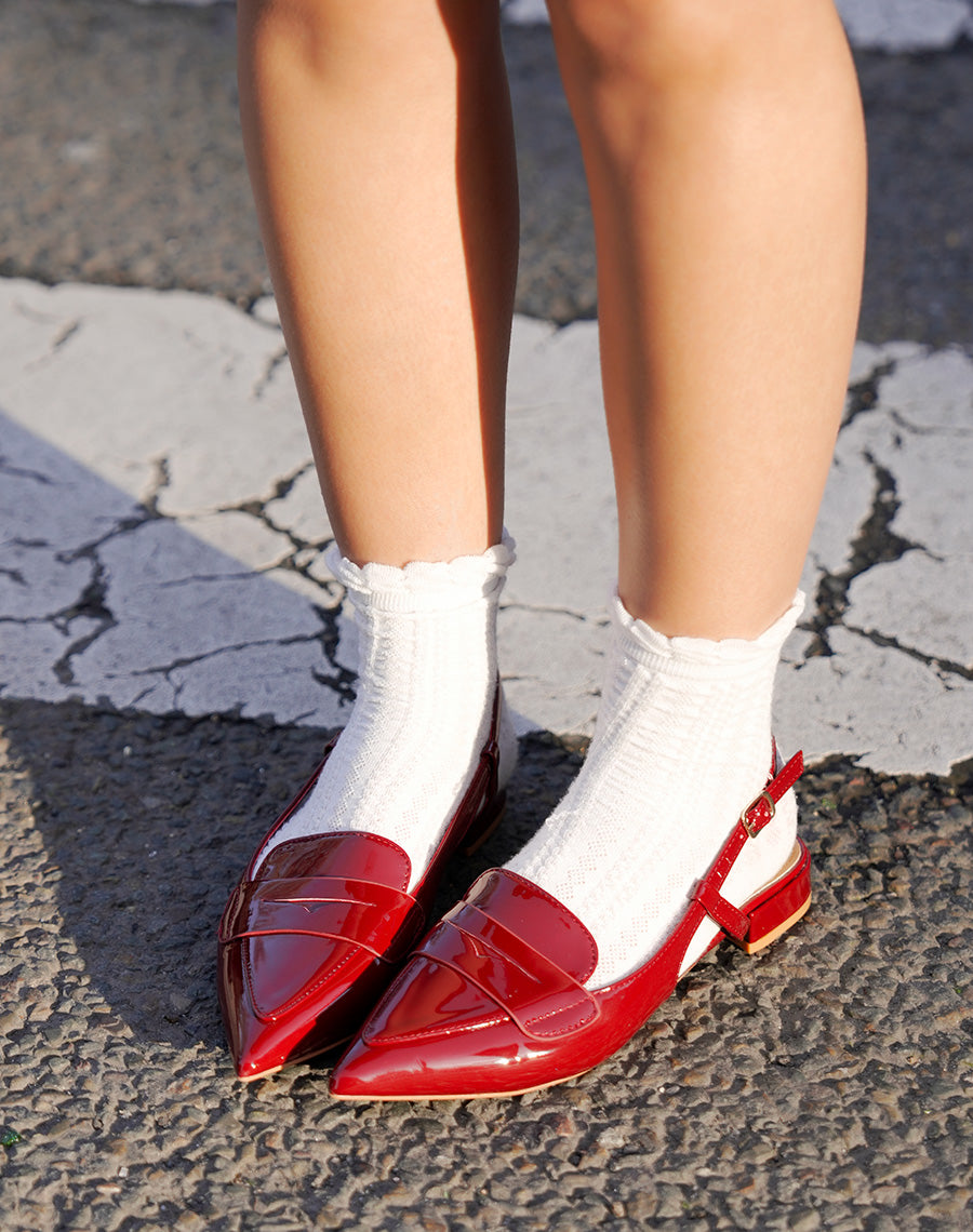 Escarpins femme plats bordeaux vernis à bout pointu et bride ajustable tendance